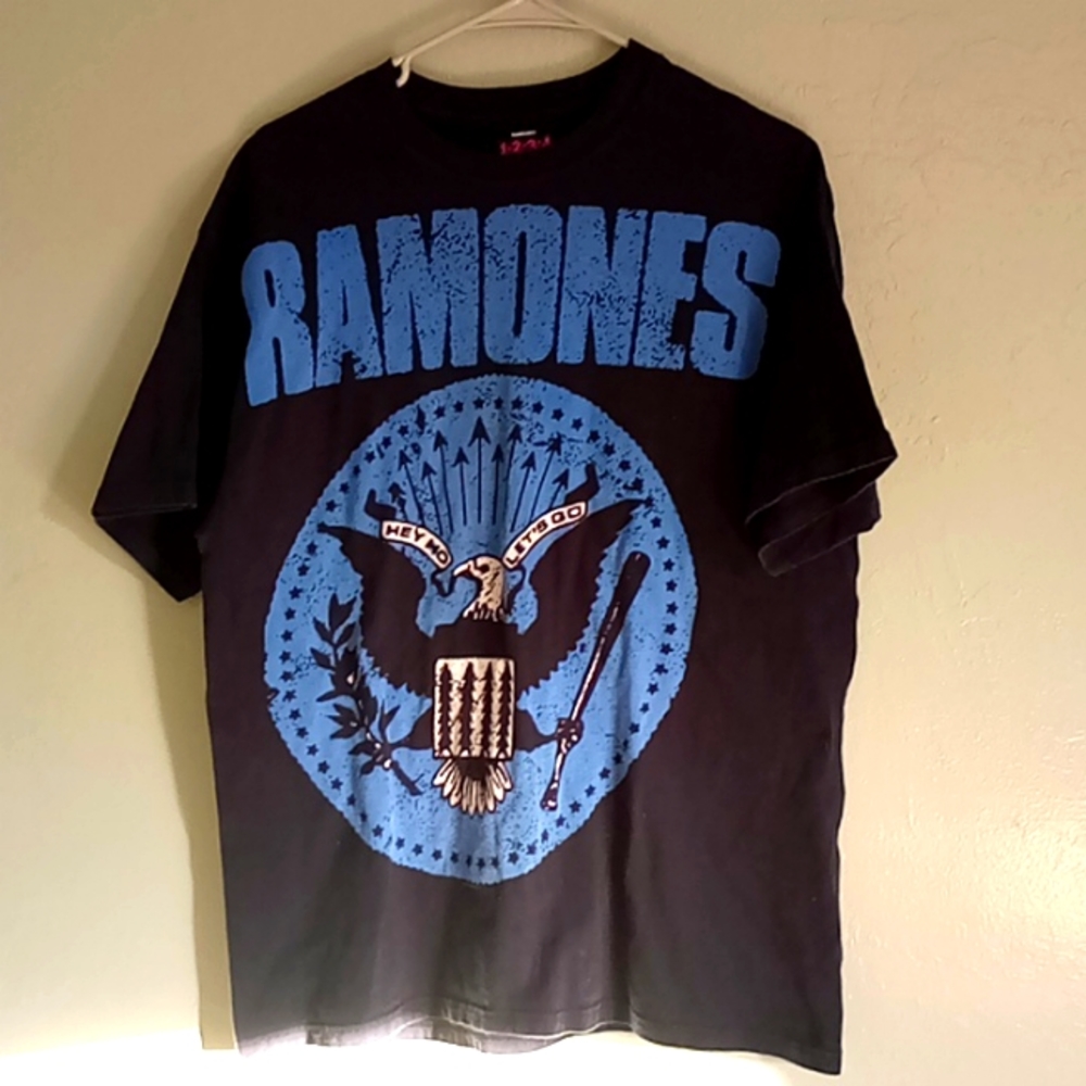 Ramones band tee L